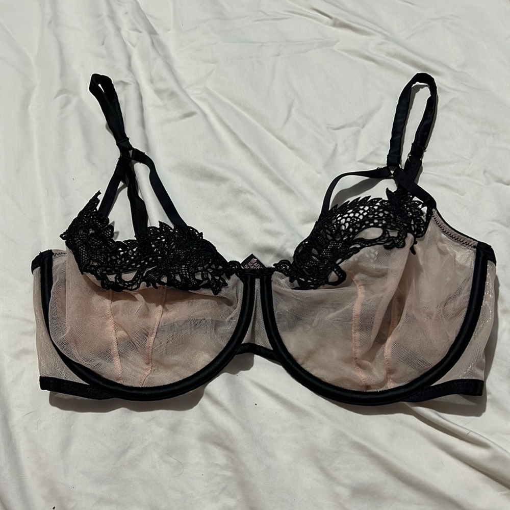 Victorias Secret 34DD Balconet Bra